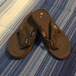 Men’s REEF flip flop sandals - size 11